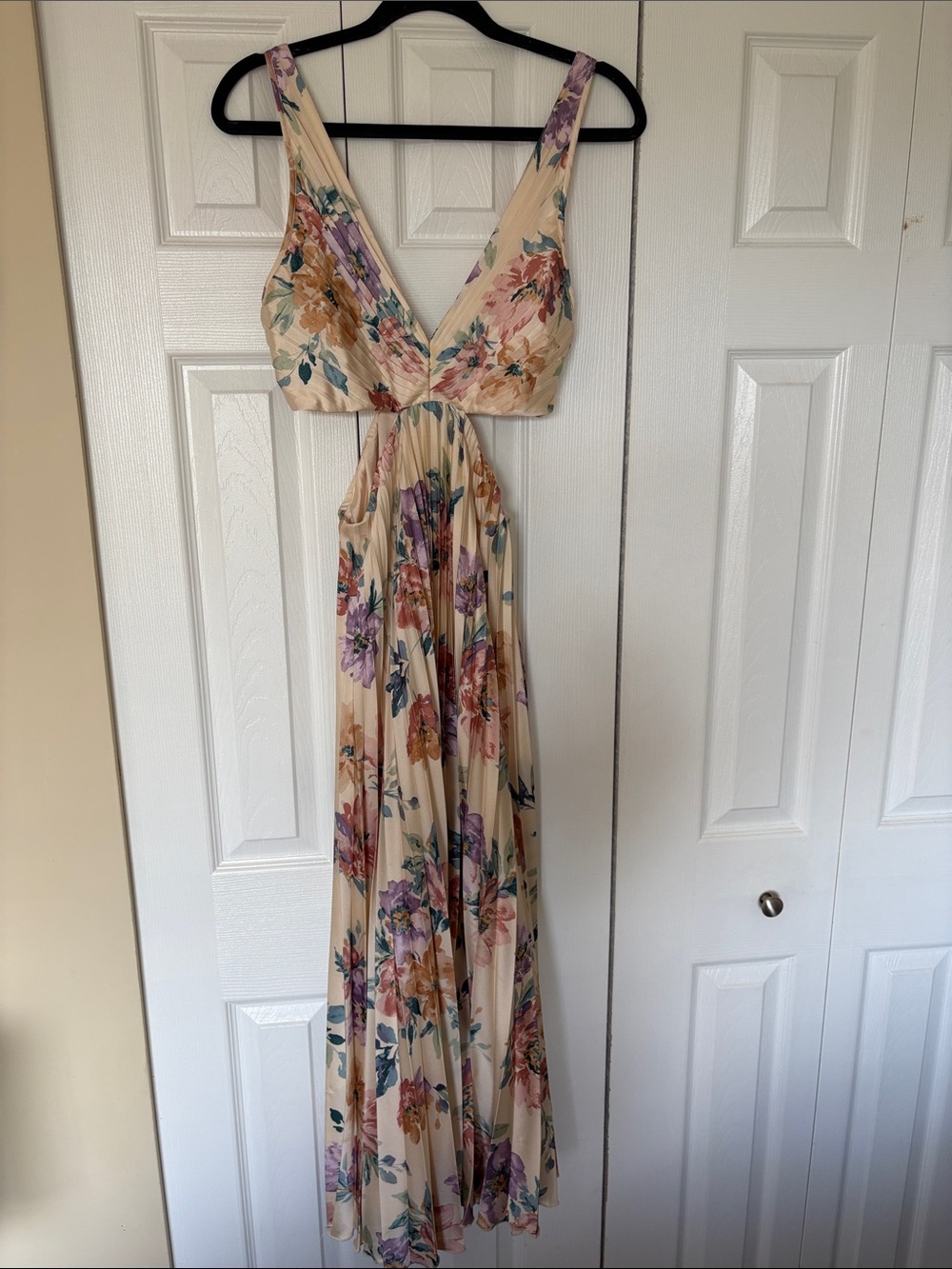 Abercrombie & Fitch Giselle Pleated Cutout Satin Maxi Dress Cream Floral